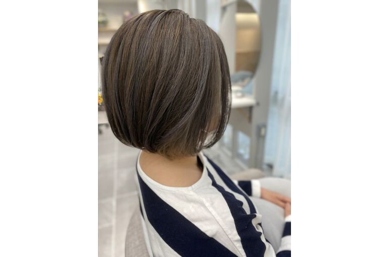 alana薬院店 白髪染めを使わないケアカラーのボブスタイル