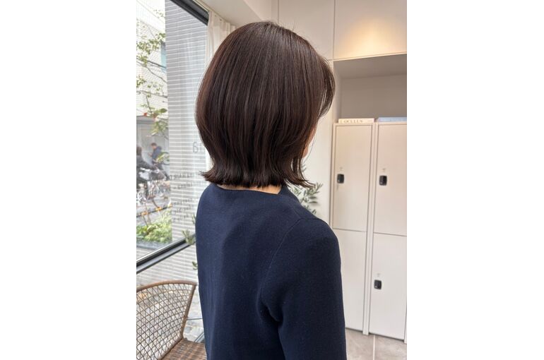 レイヤーを活かしながら伸ばす、ボブからの移行スタイル｜alana薬院店