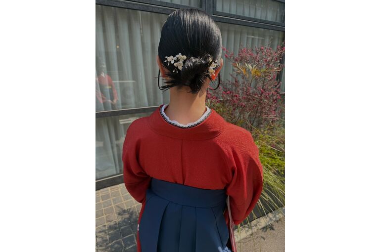 ご卒業おめでとうございます｜袴姿を彩る卒業式のヘアセット
