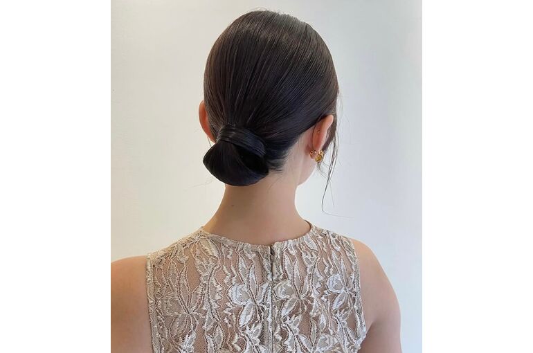 結婚式のお呼ばれや特別な日に｜タイトなヘアセット