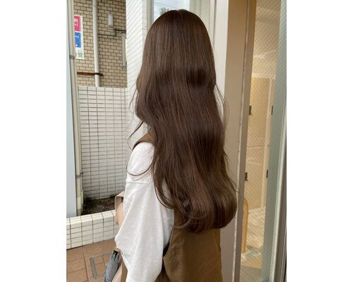 軽やかで柔らかな質感に｜春におすすめのベージュカラー