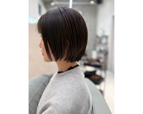 乾かすだけで自然な丸みとツヤ｜シンプルショート