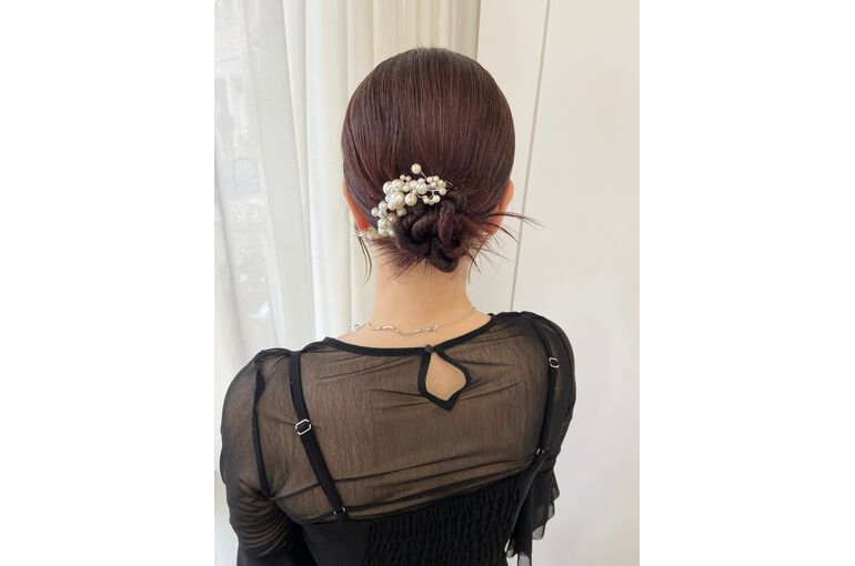 結婚式のヘアセット｜ゆるふわからタイトなスタイルまで（2枚目）