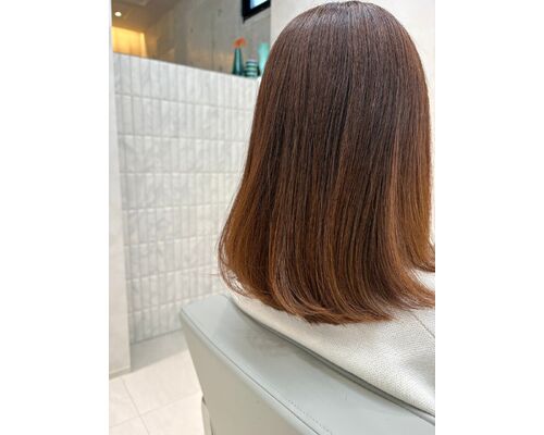 カラーと同時に縮毛矯正できる？