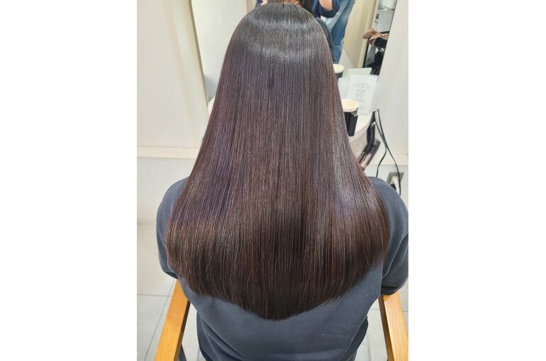 朝の5分でまとまる髪は美容室で決まります