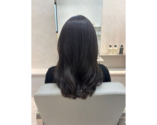 透明感たっぷりのナチュラルグレージュ
