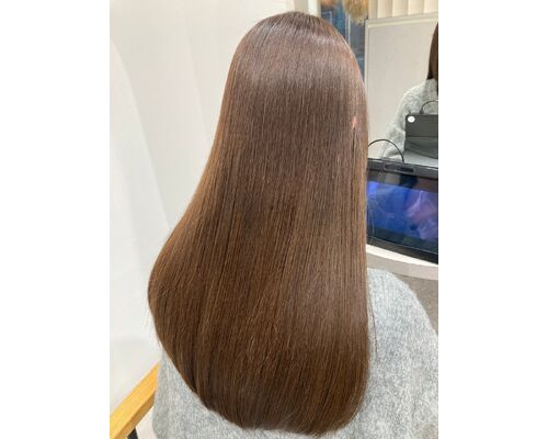 なぜ縮毛矯正後はケアが大切なのか