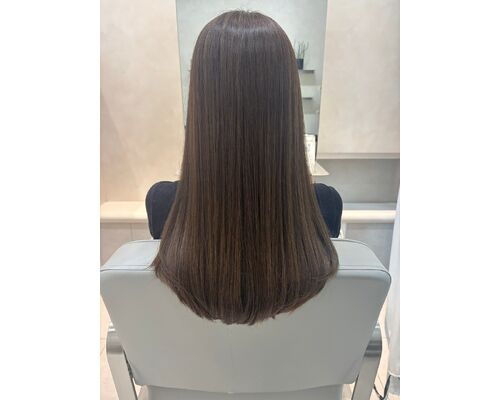 透明感あふれるオリーブベージュ
