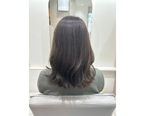 透明感オリーブベージュ