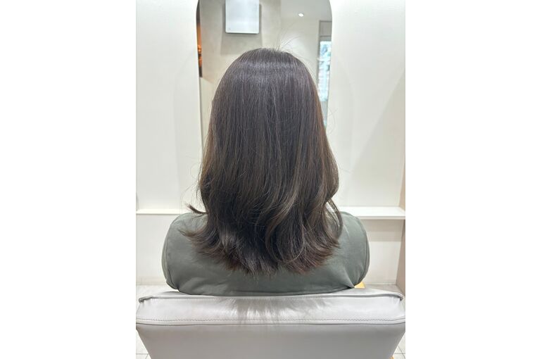 透明感オリーブベージュ