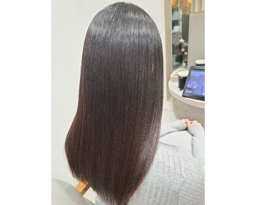 美容室では綺麗なのに自宅で乾かすとまとまらない理由