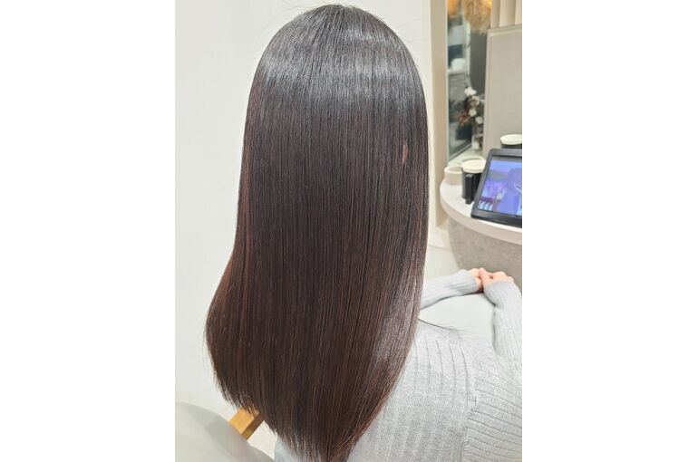 美容室では綺麗なのに自宅で乾かすとまとまらない理由