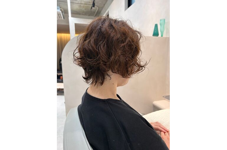 切るだけじゃない。パーマで変わるショート