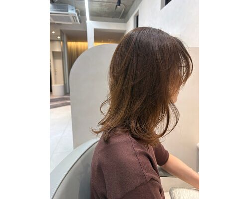 白髪の割合70％以上！大人女性レイヤーカット。