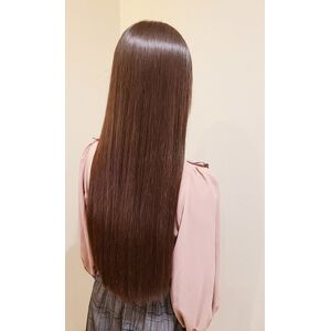 髪を伸ばしたいのに毛先がパサつく方へ