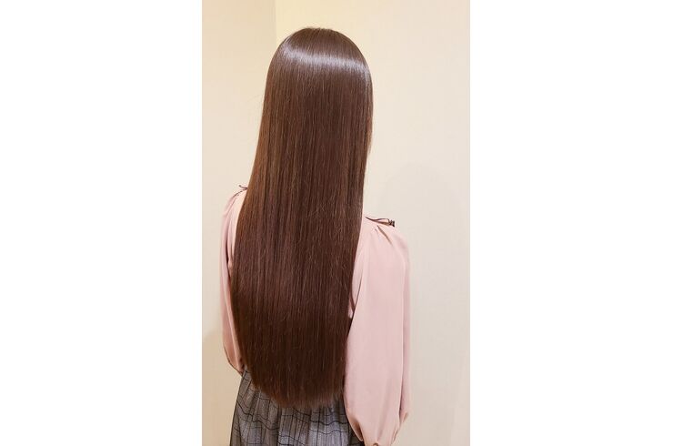 髪を伸ばしたいのに毛先がパサつく方へ