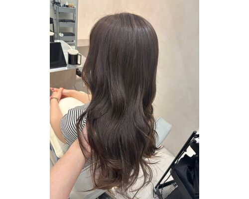 脱白髪染めで透明感カラー