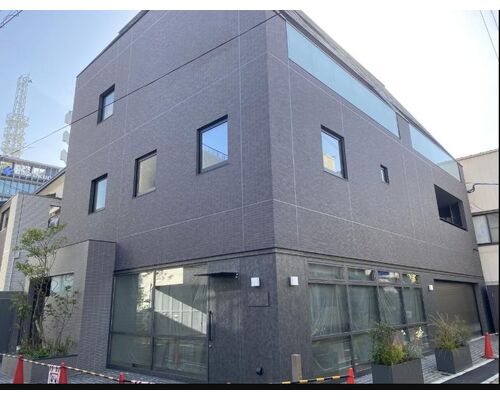 alana薬院店 外観（建物1階）